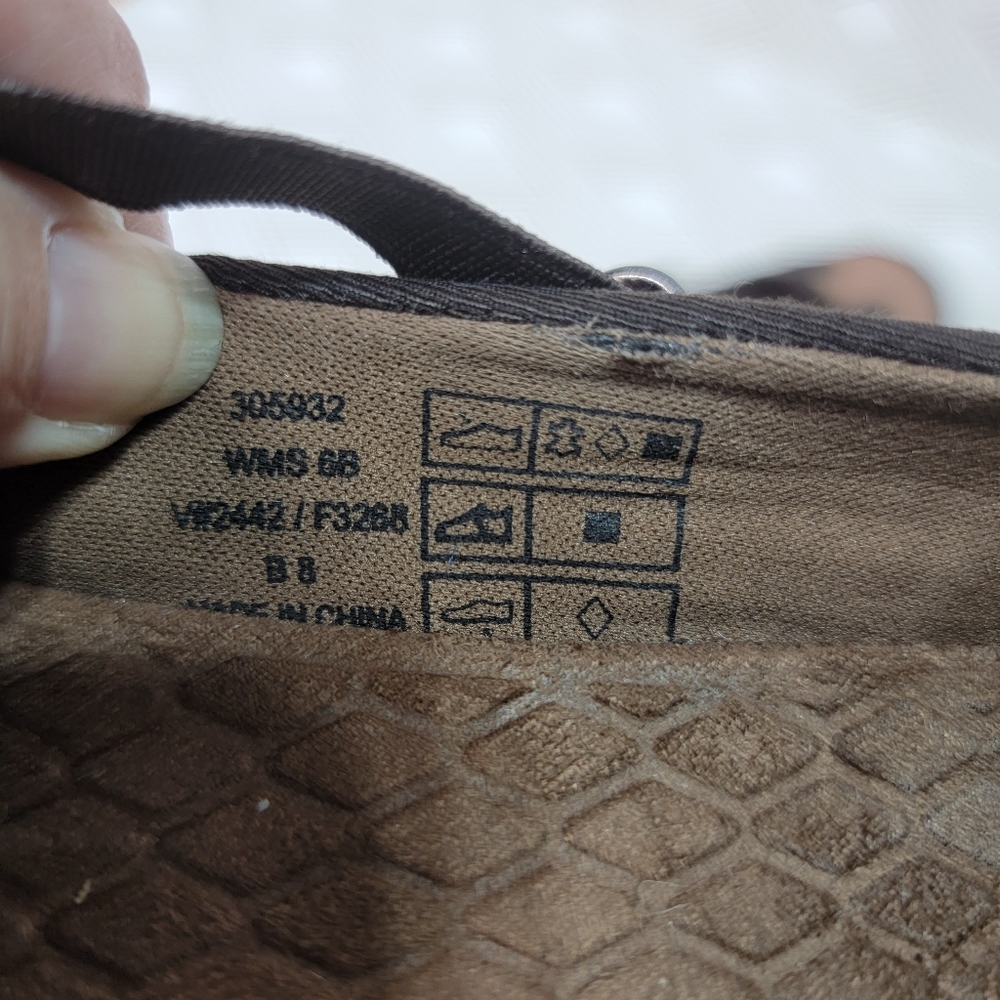 Lands' End Women's V-Strap Mary Jane Walkers Size 6 Brown Leather; Rugged Soles. - Picture 8 of 8